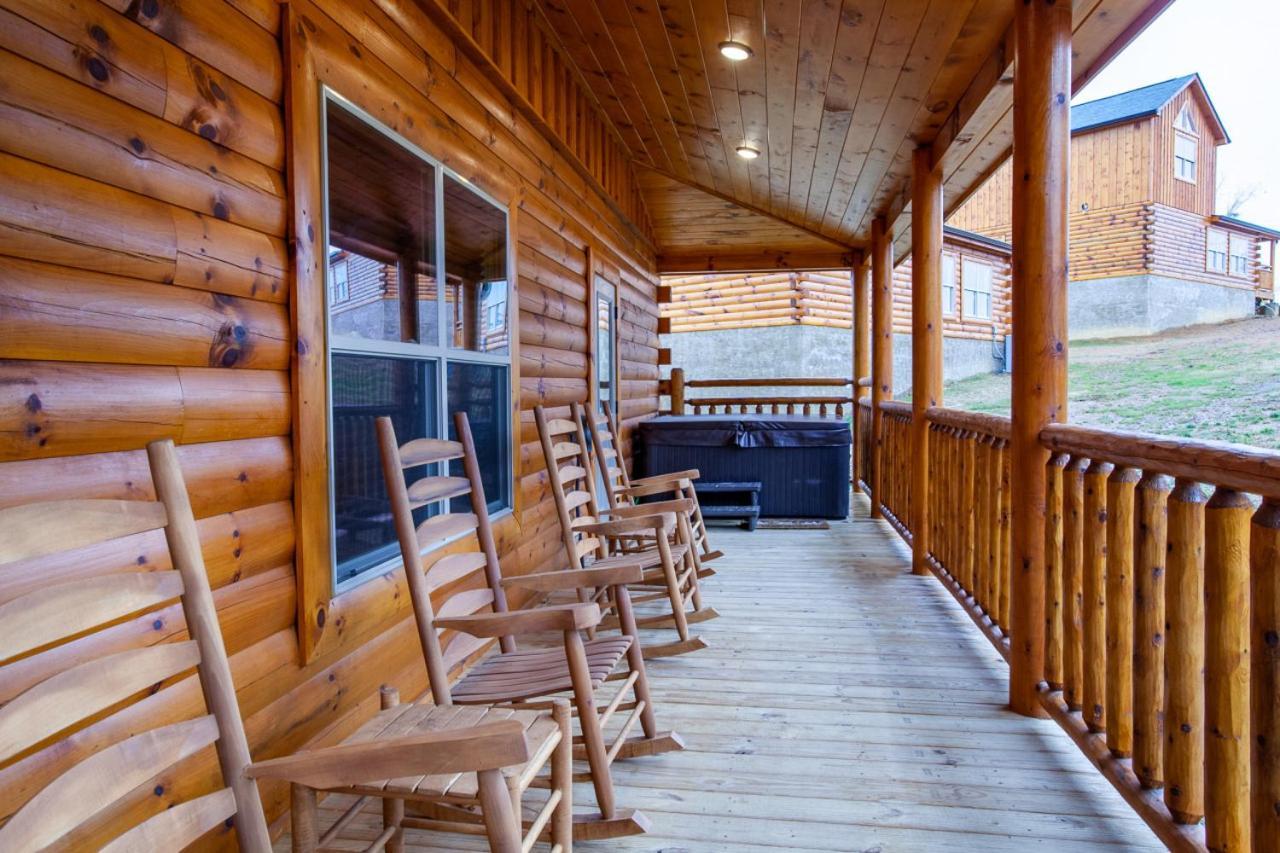 Swimming Bears Lodge 1 With Indoor Pool And Hot Tub Pigeon Forge Buitenkant foto