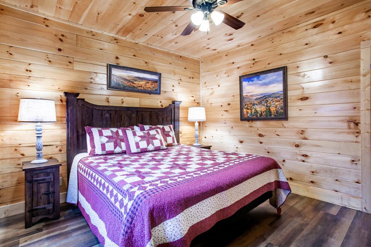 Swimming Bears Lodge 1 With Indoor Pool And Hot Tub Pigeon Forge Buitenkant foto